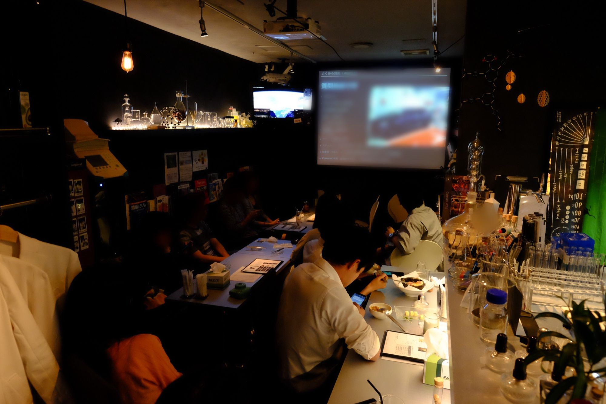 店内で行われたトークイベント